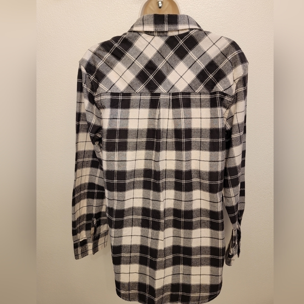 Me to We Long Sleeve Button Down Flannel Shirt - Picture 2 of 3